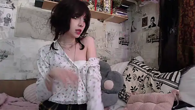 cloudgirrl online show from 8, 4, 2026