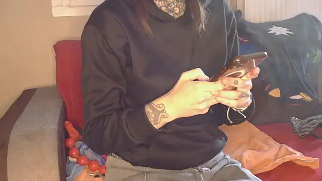 liloucamchaudee online show from 5, 12, 2025