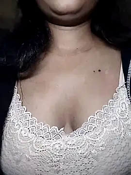 Snapshot of Shivani_Tivari chatting on 1, 12, 2025 Shivani Tivari online show from 1, 12, 2025