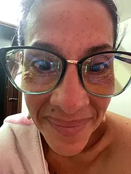 Snapshot of Goddess-Love- chatting on 19, 11, 2025 Goddess-Love- online show from 19, 11, 2025