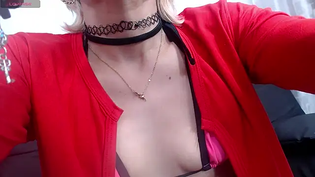 Snapshot of ariana_crazzy chatting on 15, 1, 2025 ariana crazzy online show from 15, 1, 2025