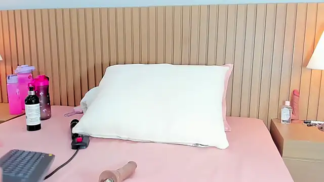 sexy mich 18 online show from 28, 12, 2024