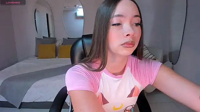 Snapshot of AlinaKravitz chatting on 21, 9, 2025 AlinaKravitz online show from 21, 9, 2025