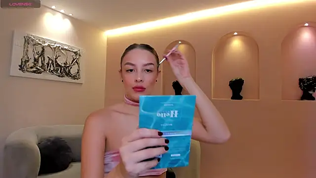 Snapshot of KaiaFerreira chatting on 3, 11, 2025 KaiaFerreira online show from 3, 11, 2025