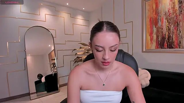 Snapshot of KaiaFerreira chatting on 24, 11, 2025 KaiaFerreira online show from 24, 11, 2025