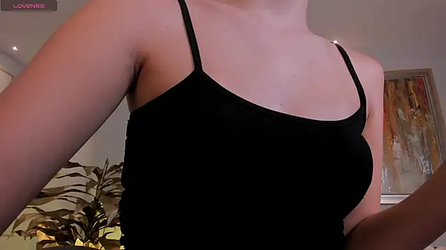 Snapshot of KaiaFerreira chatting on 28, 11, 2025 KaiaFerreira online show from 28, 11, 2025