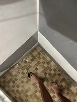 Snapshot of mylovetr1 chatting on 8, 3, 2025 mylovetr1 online show from 8, 3, 2025