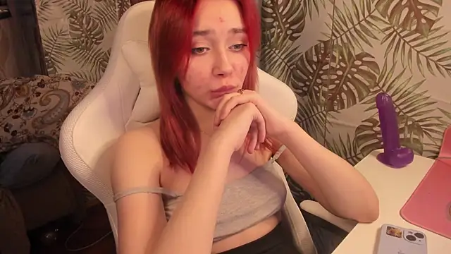 SweetLinaa online show from 4, 1, 2025