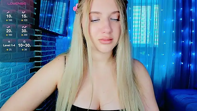 Evacadooo online show from 7, 10, 2025