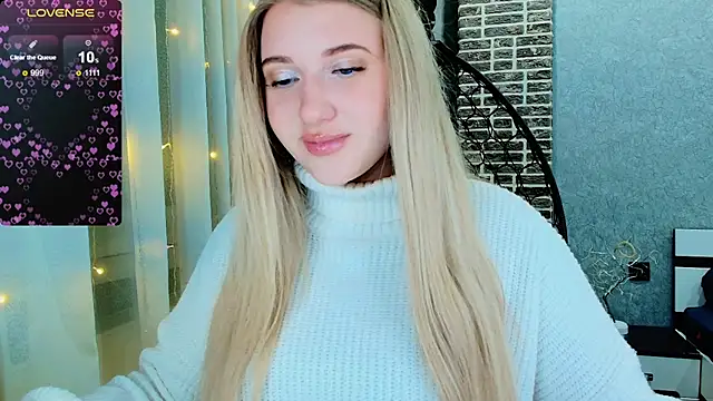 Snapshot of Evacadooo chatting on 29, 11, 2025 Evacadooo online show from 29, 11, 2025