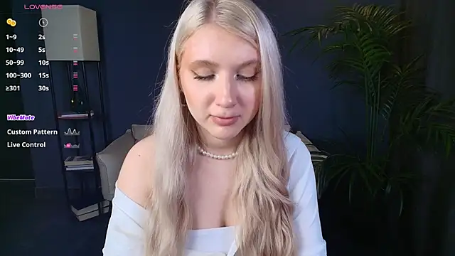Snapshot of Evacadooo chatting on 1, 5, 2026 Evacadooo online show from 1, 5, 2026