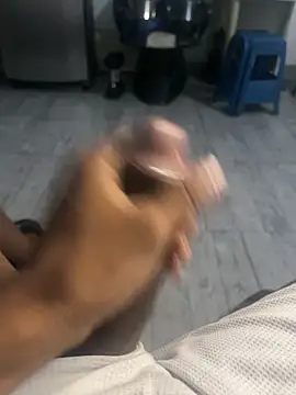 Snapshot of ruiz_jhoe0514 chatting on 30, 9, 2025 ruiz jhoe0514 online show from 30, 9, 2025