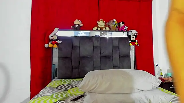 chloe vasquez710 online show from 10, 1, 2025