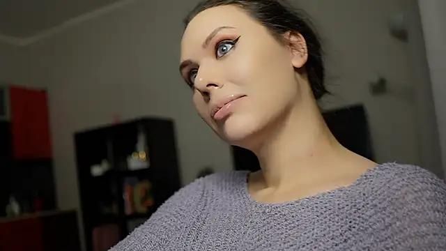 MollyCheiz online show from 5, 12, 2024