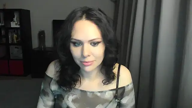 MollyCheiz online show from 12, 12, 2024