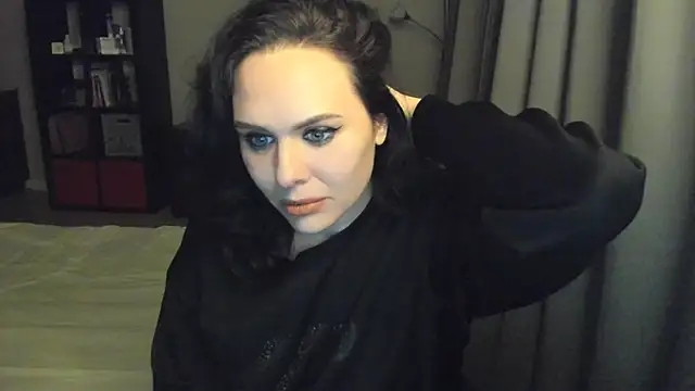 MollyCheiz online show from 5, 3, 2025