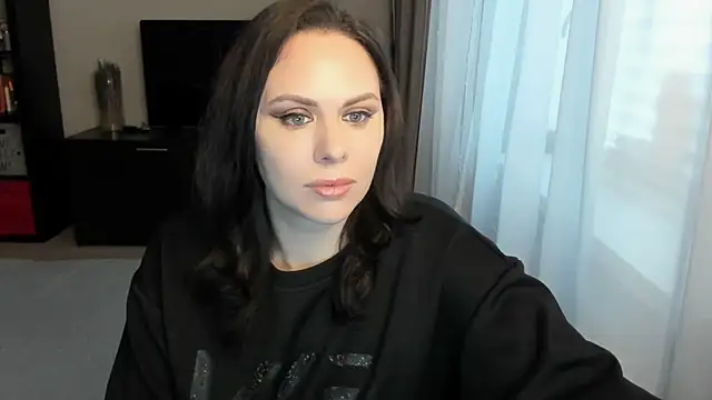 Snapshot of MollyCheiz chatting on 13, 11, 2025 MollyCheiz online show from 13, 11, 2025