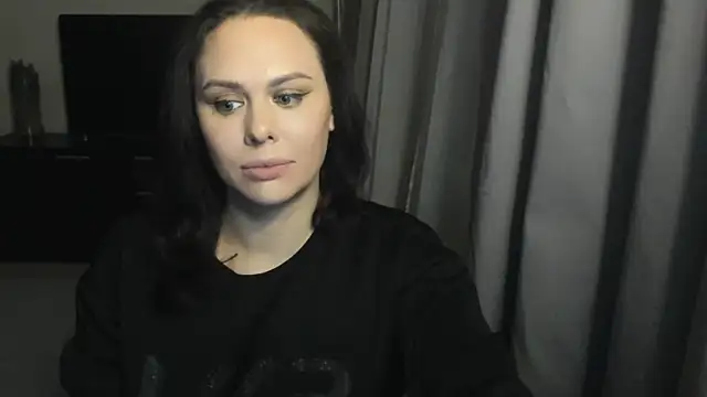 Snapshot of MollyCheiz chatting on 22, 12, 2025 MollyCheiz online show from 22, 12, 2025