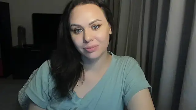 Snapshot of MollyCheiz chatting on 5, 3, 2026 MollyCheiz online show from 5, 3, 2026