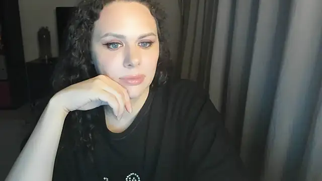 MollyCheiz online show from 26, 6, 2026