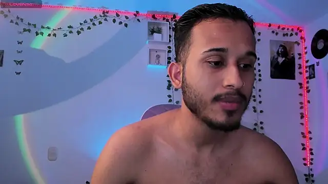 Snapshot of Raf_brunette chatting on 3, 3, 2025 Raf brunette online show from 3, 3, 2025