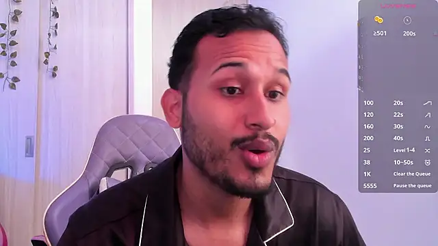 Raf brunette online show from 13, 2, 2026