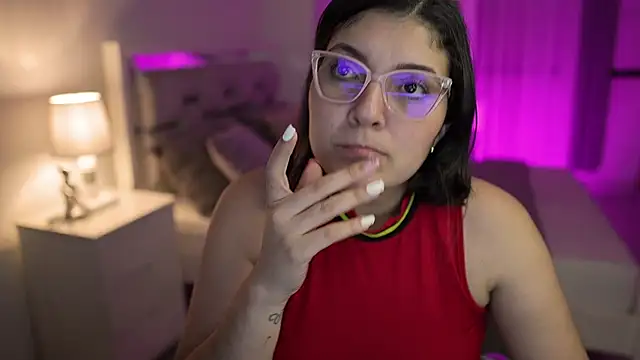Snapshot of Camilaa_bueno chatting on 16, 12, 2024 Camilaa bueno online show from 16, 12, 2024