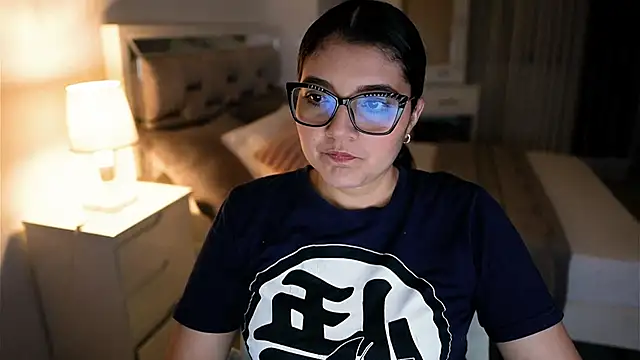 Snapshot of Camilaa_bueno chatting on 29, 9, 2025 Camilaa bueno online show from 29, 9, 2025