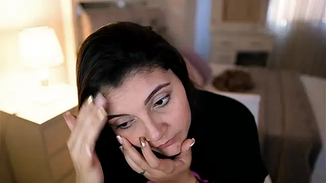 Snapshot of Camilaa_bueno chatting on 8, 10, 2025 Camilaa bueno online show from 8, 10, 2025