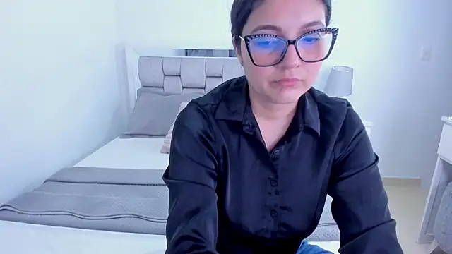 Camilaa bueno online show from 11, 5, 2026
