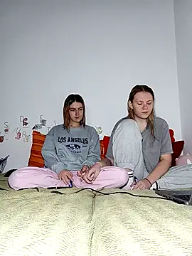 ella grays online show from 15, 3, 2026