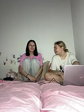 ella grays online show from 28, 4, 2026