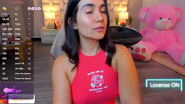 Snapshot of SaraOspinna chatting on 5, 12, 2024 SaraOspinna online show from 5, 12, 2024