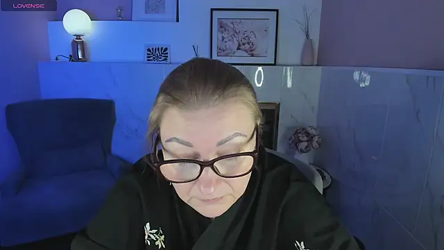 AlexandraKind online show from 3, 1, 2025