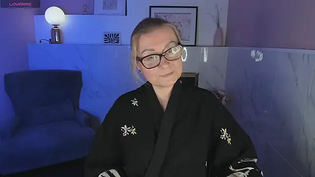 AlexandraKind online show from 3, 1, 2025
