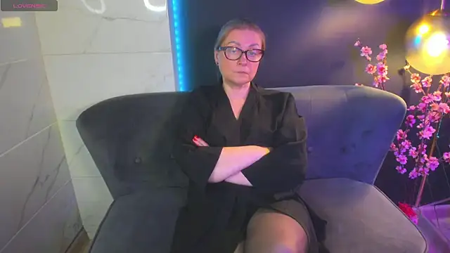 AlexandraKind online show from 10, 1, 2025