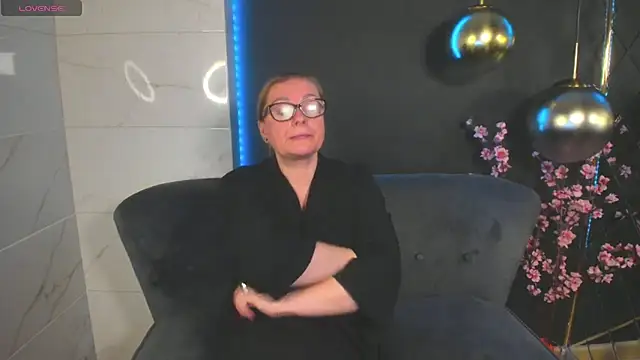 AlexandraKind online show from 13, 1, 2025