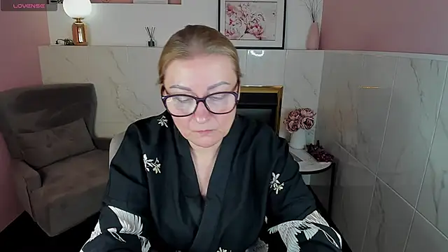 AlexandraKind online show from 31, 1, 2025