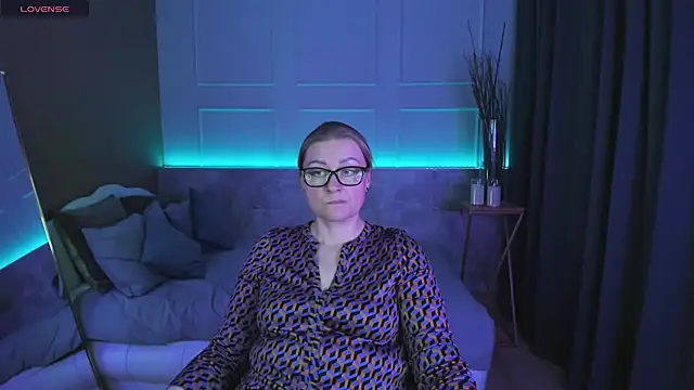 AlexandraKind online show from 25, 2, 2025