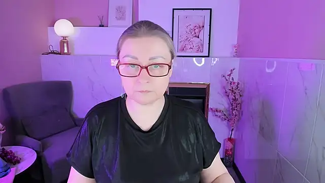 AlexandraKind online show from 5, 3, 2026