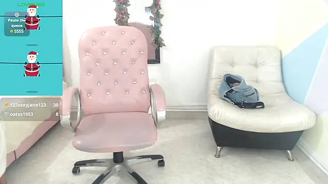 Snapshot of elly_willis chatting on 4, 1, 2025 elly willis online show from 4, 1, 2025