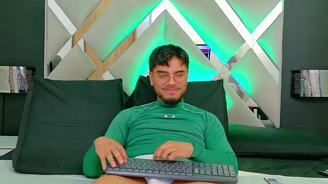 Tommidubois online show from 18, 2, 2025