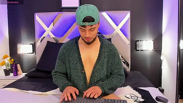 Tommidubois online show from 25, 2, 2025