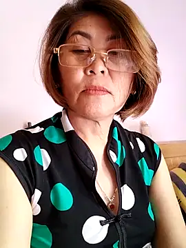 Baby-tits2024 online show from 25, 12, 2024