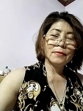 Baby-tits2024 online show from 3, 3, 2025