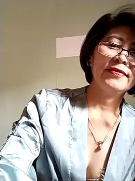 Baby-tits2024 online show from 20, 9, 2025