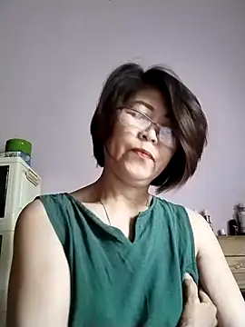 Baby-tits2024 online show from 25, 9, 2025