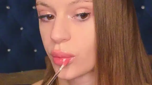 Snapshot of RebeccaMartons chatting on 12, 1, 2025 RebeccaMartons online show from 12, 1, 2025