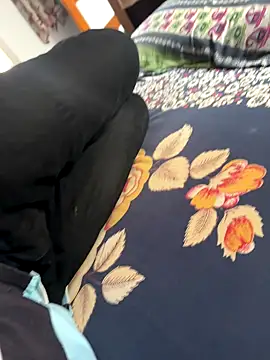 Snapshot of Indiangujjucpl chatting on 12, 10, 2025 Indiangujjucpl online show from 12, 10, 2025