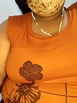 Snapshot of Sexy_Radhikaa chatting on 2, 5, 2026 Sexy Radhikaa online show from 2, 5, 2026